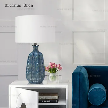 Северна Европа луксозна синя керамична настолна лампа, кабинет, спалня за нощна лампа креативен най-новият декоративен цвят резба настолна лампа